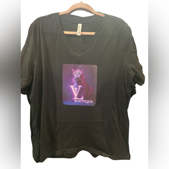 NWT Violet Leopard Boutique Purple Leopard Print Womens T Shirt - Picture 1 of 2